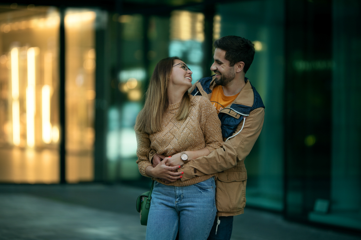 sesja miejska, narzeczeni, ona i on, zaręczyny, przed ślubem, ślub 2021, Foto Baśnie Gdańsk, Trójmiasto